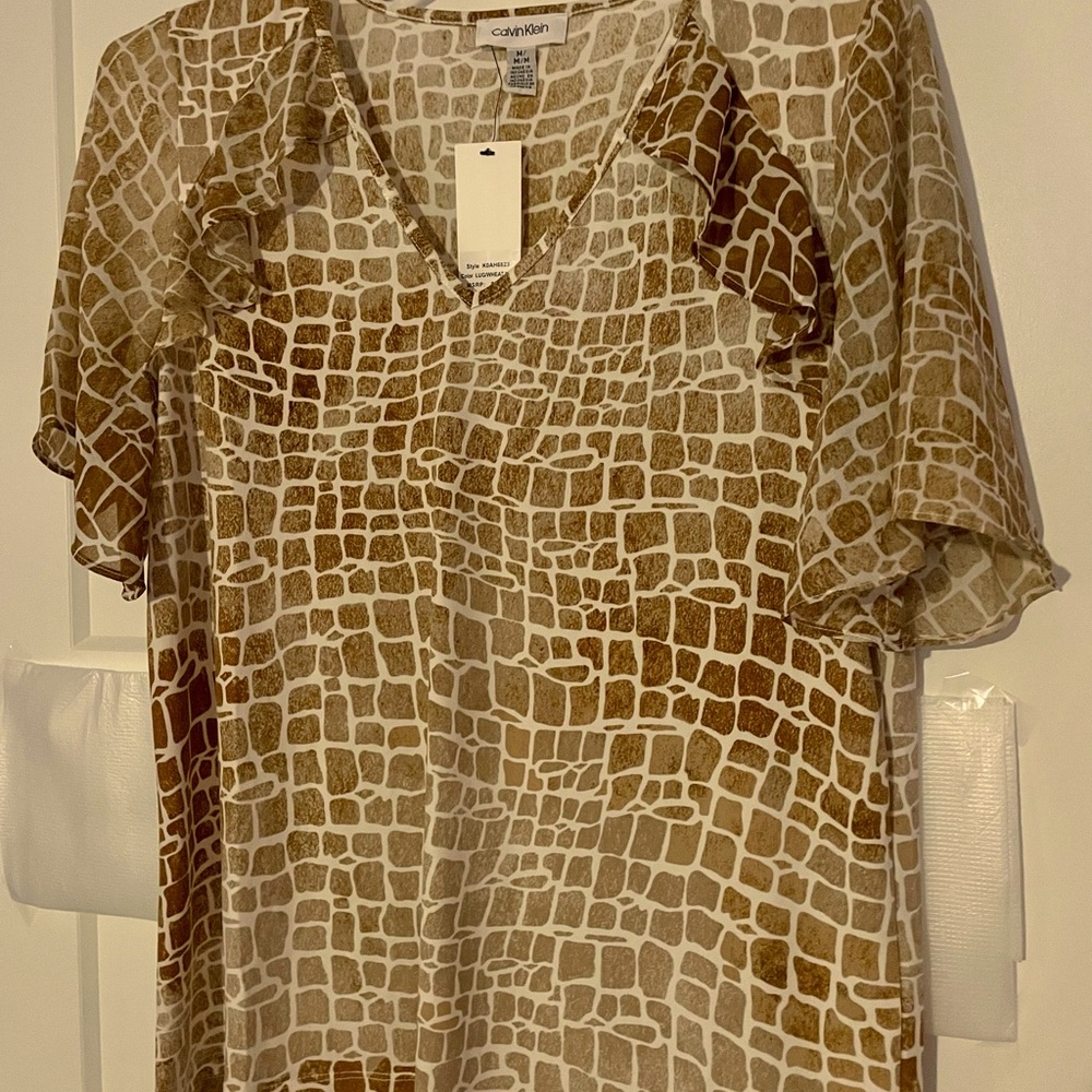 NWT! Calvin Klein Blouse, Perfect for work. Size Medium